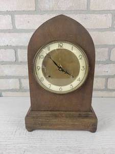 lot 222 image: Antique New Haven Wind-up Mantle Clock