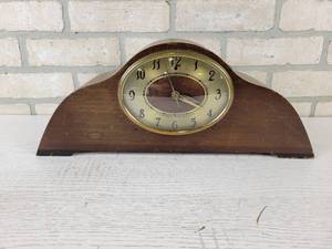 lot 226 image: Vintage GE Revere Westminster Electric Mantle Clock - Clock Works, Chimes need timing