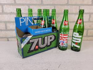 lot 235 image: Vintage (8) Pack of Pint Size 7up Bottles in Carrier - Lake Crystal 1976 Farmfest Bottles and More - NO SHIPPING