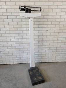 lot 252 image: Vintage Health-O-Meter 350lb Medical Scale - NO SHIPPING