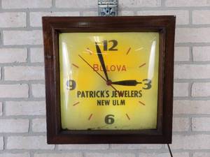 lot 53 image: Beautiful Vintage BULOVA Lighted Clock from Patricks Jewelers of New Ulm, MN - Convex Glass - Light and Clock both Work