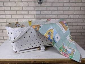 lot 234 image: Vintage Bassinet with Vintage Blanket and Sheets - All Items in Nice and Clean Condition - NO SHIPPING