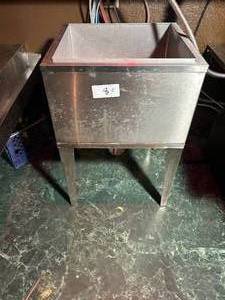 lot 8 image: Stainless Steel Cold Plate - 24W x 34H x 21D
