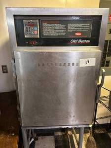 lot 23 image: Hatco Cook & Hold Oven - 220V - 24W x 33D x 35H - Working Condition