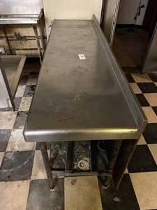lot 39 image: Stainless Steel Countertop - 84W x 24D x 55H