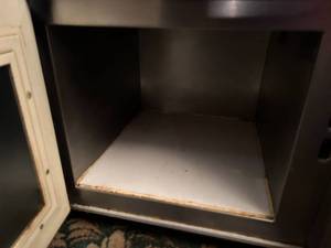 lot 118 image: 220V Commercial Microwave - Untested