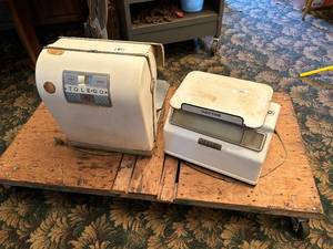 lot 140 image: Lot of Two Vintage Scales