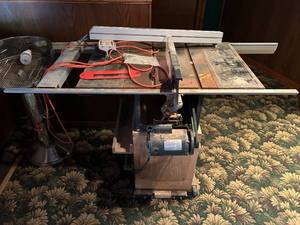 lot 159 image: Craftsman 10 Table Saw - Rolling - 64W x 43H x 42D - Working Condition