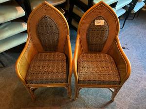 lot 210 image: 2 Piece Wicker Chairs
