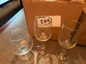 lot 245 image: Big Lot of Glassware
