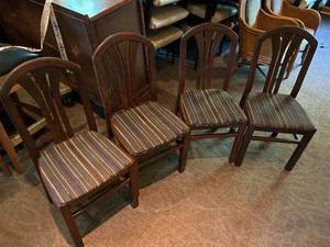 lot 219 image: 4 Brown Chairs 17W 16D 18D
