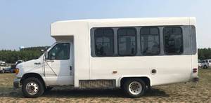 2004 Ford E350 Cutaway Bus