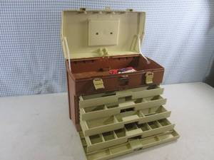 lot 6 image: (A-2) Plano 757 Tackle Box with 4-D...