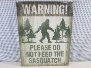 lot 54 image: (EC1) Warning Please Do Not Feed T...