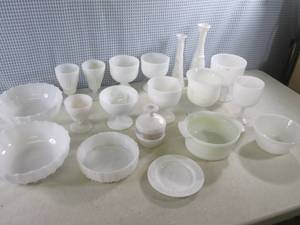 lot 73 image: (A-2) Assorted White Glass Vases Bo...
