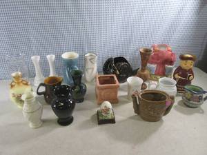 lot 83 image: (D-3) Assorted Vintage and Other De...