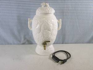 lot 85 image: (FS) Vintage Del Coronado Electric ...