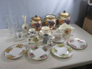 lot 87 image: (D-3) Assorted Decor PlatesCups Va...