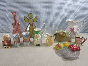 lot 97 image: (CSB) Assorted Vintage Decor...