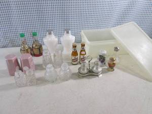 lot 100 image: (CSB) Assorted Salt and Pepper Shak...