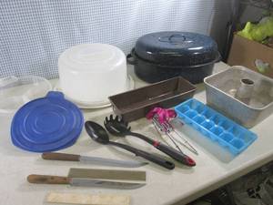 lot 125 image: (EW2) Assorted Kitchen Pans Knives ...