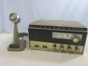 lot 135 image: (EC1) Vintage Johnson Messenger 124...