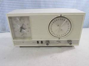 lot 137 image: (A-3) Vintage General Electric C585...