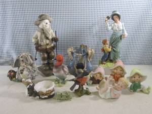 lot 155 image: (BSB) Assorted Vintage Decor Figure...