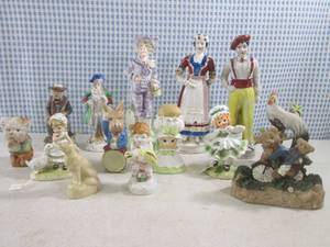 lot 156 image: (BSB) Assorted Vintage Decor Figure...