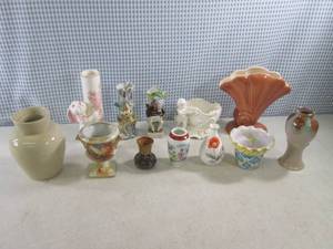 lot 157 image: (BSB) Assorted Vintage Planters and...