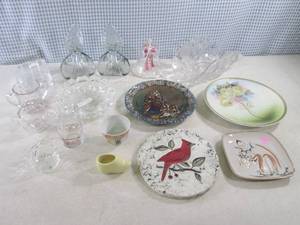 lot 158 image: (BSB) Assorted Vinatge Glass Decor ...