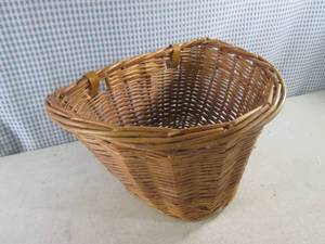 lot 165 image: (EW4) Wicker Bicycle Basket...