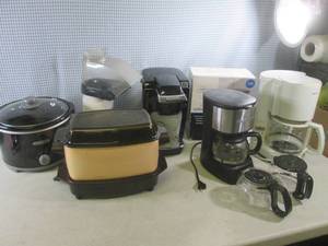 lot 167 image: (EW5) 3 Coffee Pots (1 In Box) Keur...