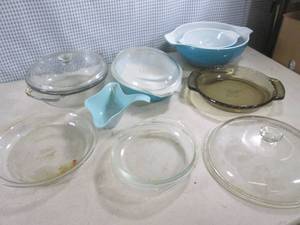 lot 261 image: (EW4) Assorted Pyrex Etc...