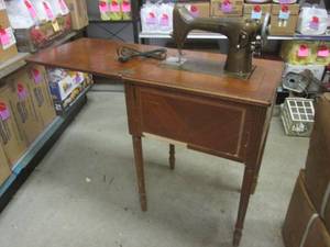 lot 278 image: (FRNT) Vintage Westinghouse New Hom...