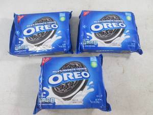 lot 283 image: (B-3) 3 Packs of Oreo Cookies Past ...