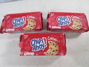 lot 285 image: (B-3) 3 Packs of Chips Ahoy Chewy ...
