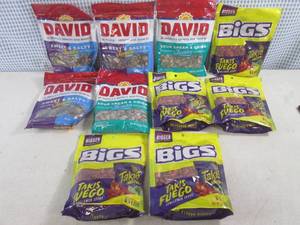 lot 297 image: (B-4) 10 Bags Assorted Sunflower Se...