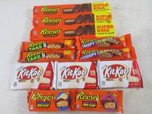 lot 304 image: (B-3) 12 Assorted King Size Reeses ...