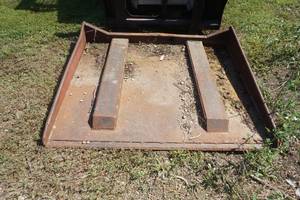 lot 2 image: flat bucket