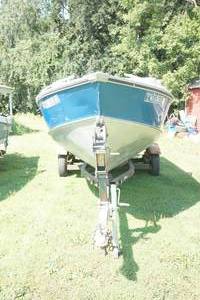 lot 15 image: Lund boat