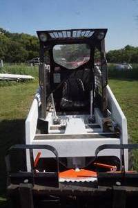 lot 19 image: skid steer