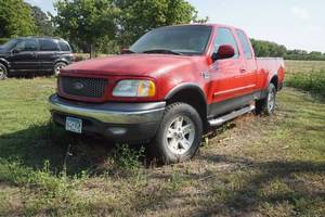 lot 20 image: Ford extended cab