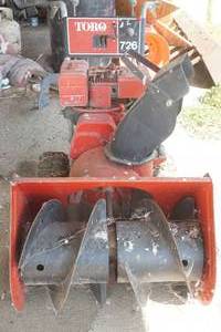 lot 23 image: Toro snowblower