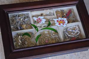 Jewlery box filled with jewlery...