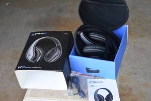 BTrek H9 Wireless headphones in exc...