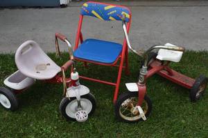 2 Tricycles and a kids chair...