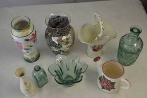 Lot of decorative glassware...