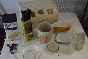 Lot of vintage kitchen goods...