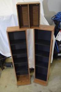 Set of shelves with adjustable sett...